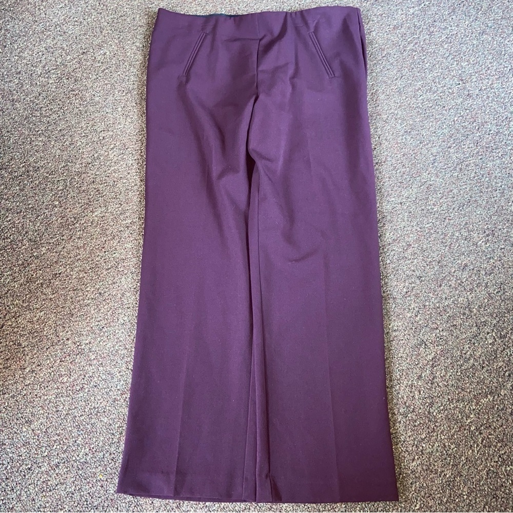 FABULOUS slimslimline, Style & Co. petite slacks in burgundy with faux pockets.